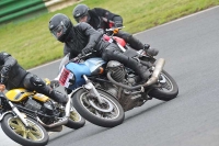 Mallory-park-Leicestershire;Mallory-park-photographs;Motorcycle-action-photographs;classic-bikes;event-digital-images;eventdigitalimages;mallory-park;no-limits-trackday;peter-wileman-photography;vintage-bikes;vintage-motorcycles;vmcc-festival-1000-bikes