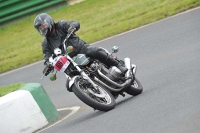 Mallory-park-Leicestershire;Mallory-park-photographs;Motorcycle-action-photographs;classic-bikes;event-digital-images;eventdigitalimages;mallory-park;no-limits-trackday;peter-wileman-photography;vintage-bikes;vintage-motorcycles;vmcc-festival-1000-bikes