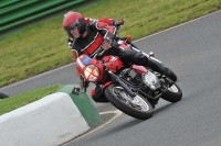 Mallory-park-Leicestershire;Mallory-park-photographs;Motorcycle-action-photographs;classic-bikes;event-digital-images;eventdigitalimages;mallory-park;no-limits-trackday;peter-wileman-photography;vintage-bikes;vintage-motorcycles;vmcc-festival-1000-bikes