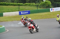 Mallory-park-Leicestershire;Mallory-park-photographs;Motorcycle-action-photographs;classic-bikes;event-digital-images;eventdigitalimages;mallory-park;no-limits-trackday;peter-wileman-photography;vintage-bikes;vintage-motorcycles;vmcc-festival-1000-bikes