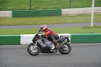 Mallory-park-Leicestershire;Mallory-park-photographs;Motorcycle-action-photographs;classic-bikes;event-digital-images;eventdigitalimages;mallory-park;no-limits-trackday;peter-wileman-photography;vintage-bikes;vintage-motorcycles;vmcc-festival-1000-bikes