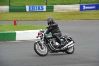 Mallory-park-Leicestershire;Mallory-park-photographs;Motorcycle-action-photographs;classic-bikes;event-digital-images;eventdigitalimages;mallory-park;no-limits-trackday;peter-wileman-photography;vintage-bikes;vintage-motorcycles;vmcc-festival-1000-bikes