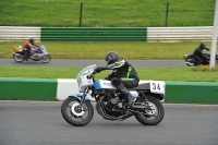 Mallory-park-Leicestershire;Mallory-park-photographs;Motorcycle-action-photographs;classic-bikes;event-digital-images;eventdigitalimages;mallory-park;no-limits-trackday;peter-wileman-photography;vintage-bikes;vintage-motorcycles;vmcc-festival-1000-bikes