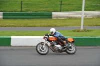 Mallory-park-Leicestershire;Mallory-park-photographs;Motorcycle-action-photographs;classic-bikes;event-digital-images;eventdigitalimages;mallory-park;no-limits-trackday;peter-wileman-photography;vintage-bikes;vintage-motorcycles;vmcc-festival-1000-bikes