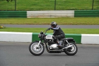 Mallory-park-Leicestershire;Mallory-park-photographs;Motorcycle-action-photographs;classic-bikes;event-digital-images;eventdigitalimages;mallory-park;no-limits-trackday;peter-wileman-photography;vintage-bikes;vintage-motorcycles;vmcc-festival-1000-bikes