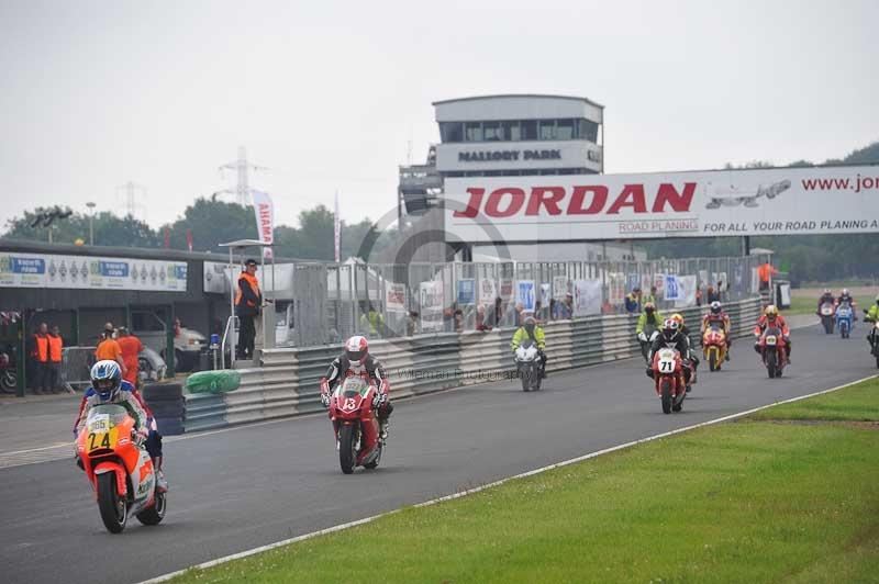 Mallory park Leicestershire;Mallory park photographs;Motorcycle action photographs;classic bikes;event digital images;eventdigitalimages;mallory park;no limits trackday;peter wileman photography;vintage bikes;vintage motorcycles;vmcc festival 1000 bikes