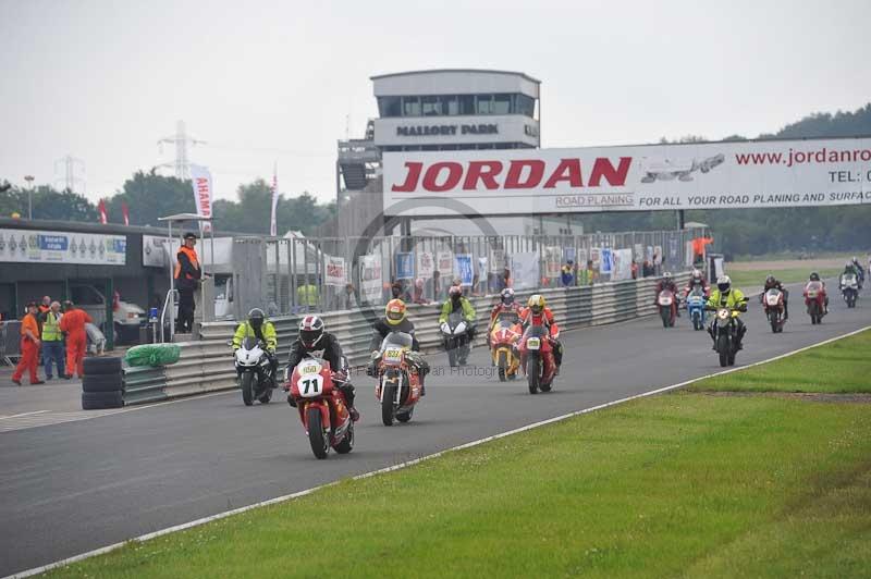 Mallory park Leicestershire;Mallory park photographs;Motorcycle action photographs;classic bikes;event digital images;eventdigitalimages;mallory park;no limits trackday;peter wileman photography;vintage bikes;vintage motorcycles;vmcc festival 1000 bikes