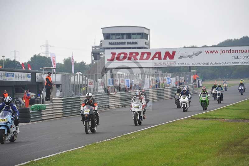 Mallory park Leicestershire;Mallory park photographs;Motorcycle action photographs;classic bikes;event digital images;eventdigitalimages;mallory park;no limits trackday;peter wileman photography;vintage bikes;vintage motorcycles;vmcc festival 1000 bikes