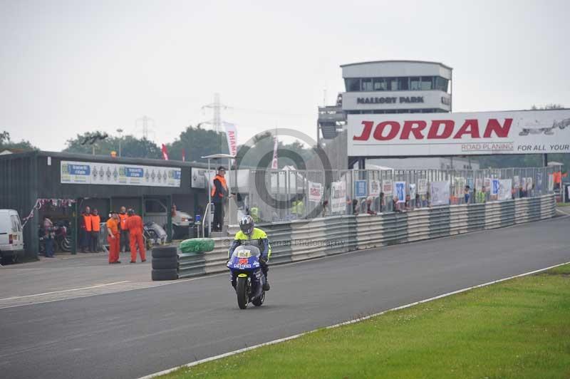 Mallory park Leicestershire;Mallory park photographs;Motorcycle action photographs;classic bikes;event digital images;eventdigitalimages;mallory park;no limits trackday;peter wileman photography;vintage bikes;vintage motorcycles;vmcc festival 1000 bikes