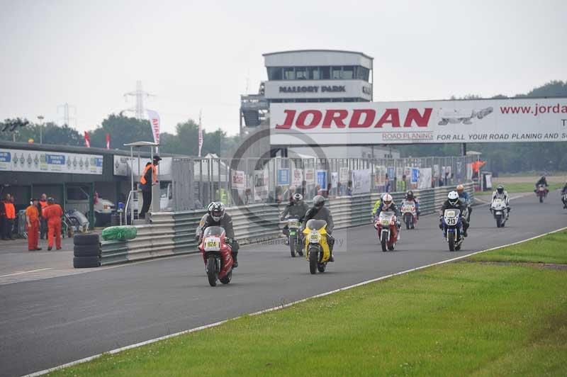 Mallory park Leicestershire;Mallory park photographs;Motorcycle action photographs;classic bikes;event digital images;eventdigitalimages;mallory park;no limits trackday;peter wileman photography;vintage bikes;vintage motorcycles;vmcc festival 1000 bikes