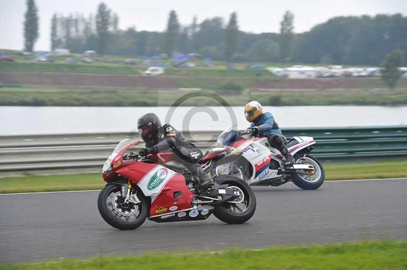 Mallory park Leicestershire;Mallory park photographs;Motorcycle action photographs;classic bikes;event digital images;eventdigitalimages;mallory park;no limits trackday;peter wileman photography;vintage bikes;vintage motorcycles;vmcc festival 1000 bikes