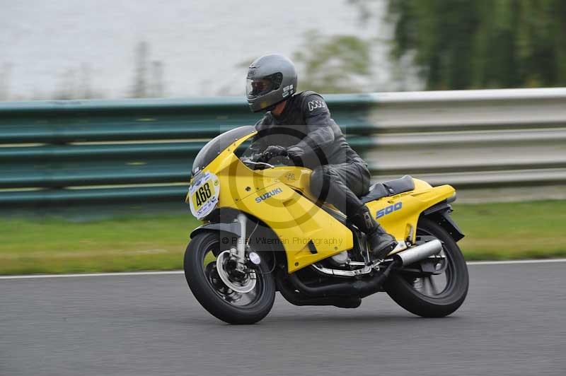 Mallory park Leicestershire;Mallory park photographs;Motorcycle action photographs;classic bikes;event digital images;eventdigitalimages;mallory park;no limits trackday;peter wileman photography;vintage bikes;vintage motorcycles;vmcc festival 1000 bikes