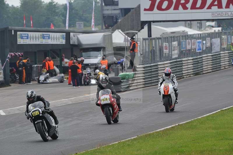Mallory park Leicestershire;Mallory park photographs;Motorcycle action photographs;classic bikes;event digital images;eventdigitalimages;mallory park;no limits trackday;peter wileman photography;vintage bikes;vintage motorcycles;vmcc festival 1000 bikes
