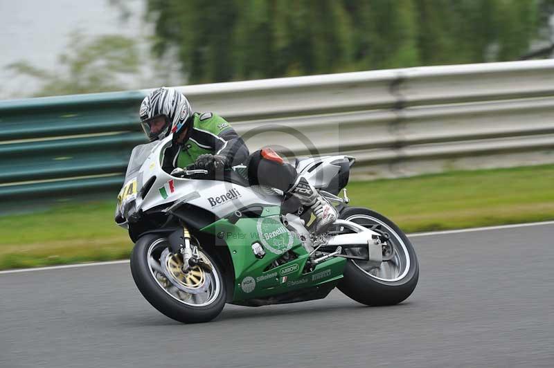 Mallory park Leicestershire;Mallory park photographs;Motorcycle action photographs;classic bikes;event digital images;eventdigitalimages;mallory park;no limits trackday;peter wileman photography;vintage bikes;vintage motorcycles;vmcc festival 1000 bikes