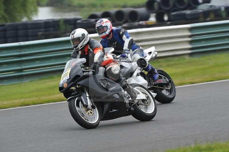 Mallory park Leicestershire;Mallory park photographs;Motorcycle action photographs;classic bikes;event digital images;eventdigitalimages;mallory park;no limits trackday;peter wileman photography;vintage bikes;vintage motorcycles;vmcc festival 1000 bikes