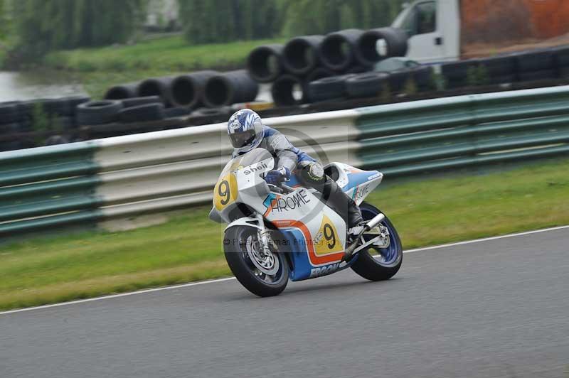 Mallory park Leicestershire;Mallory park photographs;Motorcycle action photographs;classic bikes;event digital images;eventdigitalimages;mallory park;no limits trackday;peter wileman photography;vintage bikes;vintage motorcycles;vmcc festival 1000 bikes