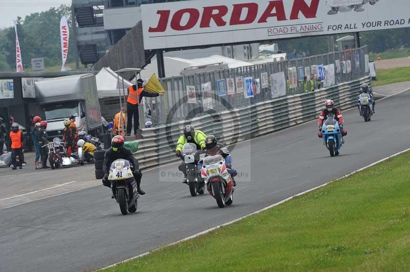 Mallory park Leicestershire;Mallory park photographs;Motorcycle action photographs;classic bikes;event digital images;eventdigitalimages;mallory park;no limits trackday;peter wileman photography;vintage bikes;vintage motorcycles;vmcc festival 1000 bikes