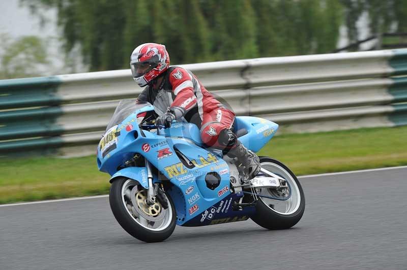 Mallory park Leicestershire;Mallory park photographs;Motorcycle action photographs;classic bikes;event digital images;eventdigitalimages;mallory park;no limits trackday;peter wileman photography;vintage bikes;vintage motorcycles;vmcc festival 1000 bikes