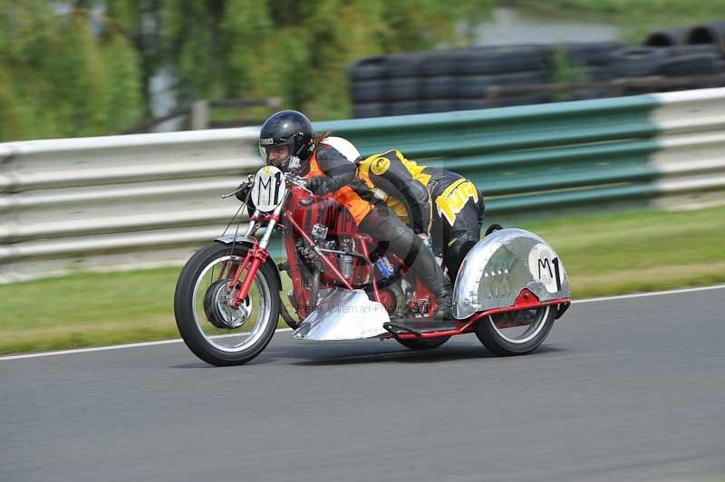 Mallory park Leicestershire;Mallory park photographs;Motorcycle action photographs;classic bikes;event digital images;eventdigitalimages;mallory park;no limits trackday;peter wileman photography;vintage bikes;vintage motorcycles;vmcc festival 1000 bikes