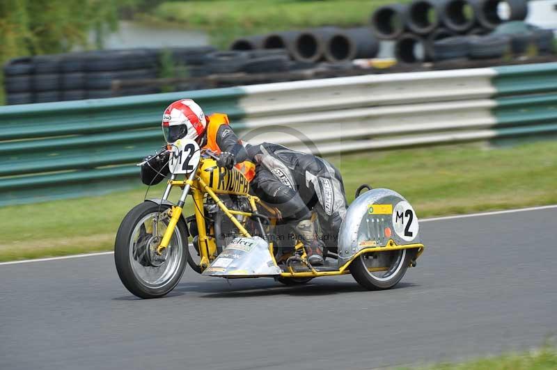 Mallory park Leicestershire;Mallory park photographs;Motorcycle action photographs;classic bikes;event digital images;eventdigitalimages;mallory park;no limits trackday;peter wileman photography;vintage bikes;vintage motorcycles;vmcc festival 1000 bikes