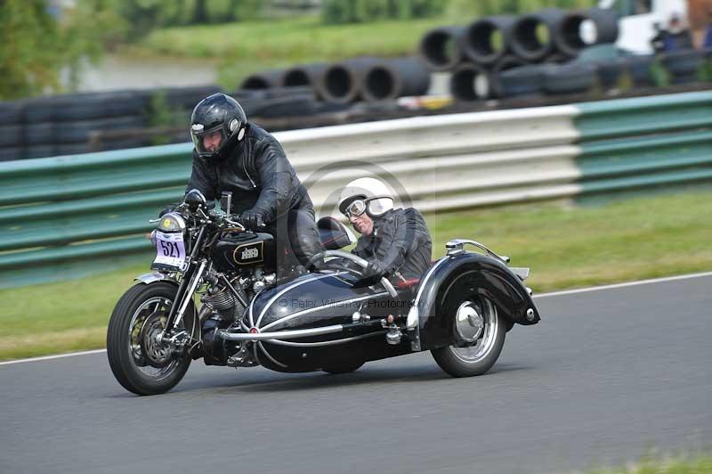 Mallory park Leicestershire;Mallory park photographs;Motorcycle action photographs;classic bikes;event digital images;eventdigitalimages;mallory park;no limits trackday;peter wileman photography;vintage bikes;vintage motorcycles;vmcc festival 1000 bikes