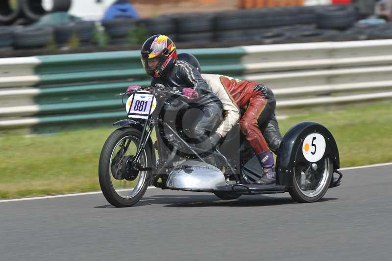 Mallory park Leicestershire;Mallory park photographs;Motorcycle action photographs;classic bikes;event digital images;eventdigitalimages;mallory park;no limits trackday;peter wileman photography;vintage bikes;vintage motorcycles;vmcc festival 1000 bikes