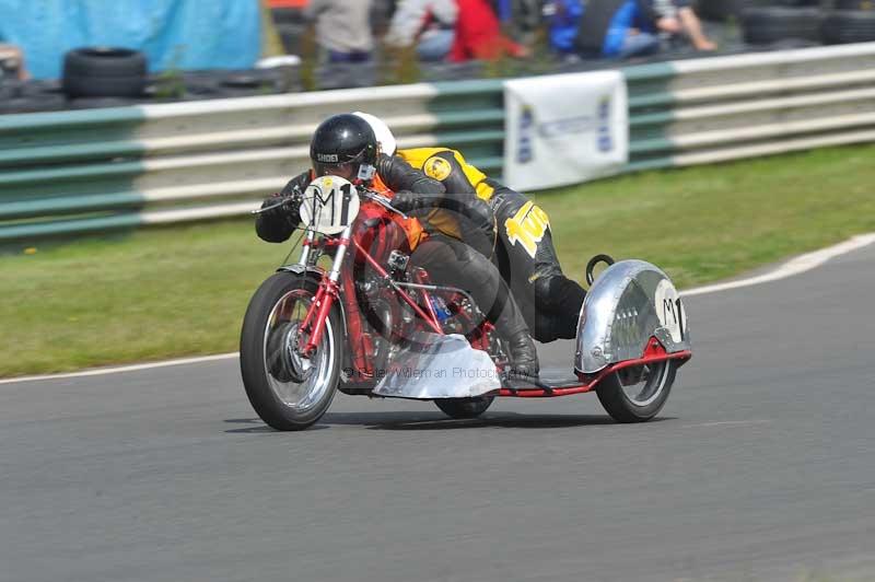 Mallory park Leicestershire;Mallory park photographs;Motorcycle action photographs;classic bikes;event digital images;eventdigitalimages;mallory park;no limits trackday;peter wileman photography;vintage bikes;vintage motorcycles;vmcc festival 1000 bikes