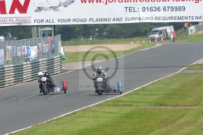 Mallory park Leicestershire;Mallory park photographs;Motorcycle action photographs;classic bikes;event digital images;eventdigitalimages;mallory park;no limits trackday;peter wileman photography;vintage bikes;vintage motorcycles;vmcc festival 1000 bikes