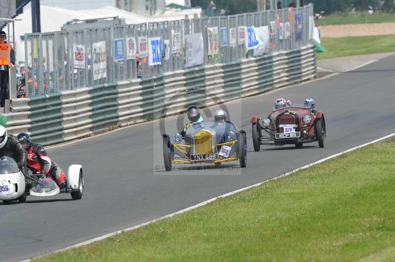 Mallory park Leicestershire;Mallory park photographs;Motorcycle action photographs;classic bikes;event digital images;eventdigitalimages;mallory park;no limits trackday;peter wileman photography;vintage bikes;vintage motorcycles;vmcc festival 1000 bikes