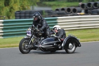 Mallory-park-Leicestershire;Mallory-park-photographs;Motorcycle-action-photographs;classic-bikes;event-digital-images;eventdigitalimages;mallory-park;no-limits-trackday;peter-wileman-photography;vintage-bikes;vintage-motorcycles;vmcc-festival-1000-bikes