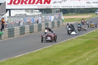 Mallory-park-Leicestershire;Mallory-park-photographs;Motorcycle-action-photographs;classic-bikes;event-digital-images;eventdigitalimages;mallory-park;no-limits-trackday;peter-wileman-photography;vintage-bikes;vintage-motorcycles;vmcc-festival-1000-bikes