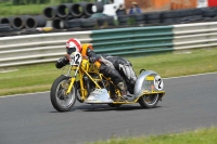 Mallory-park-Leicestershire;Mallory-park-photographs;Motorcycle-action-photographs;classic-bikes;event-digital-images;eventdigitalimages;mallory-park;no-limits-trackday;peter-wileman-photography;vintage-bikes;vintage-motorcycles;vmcc-festival-1000-bikes