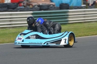 Mallory-park-Leicestershire;Mallory-park-photographs;Motorcycle-action-photographs;classic-bikes;event-digital-images;eventdigitalimages;mallory-park;no-limits-trackday;peter-wileman-photography;vintage-bikes;vintage-motorcycles;vmcc-festival-1000-bikes