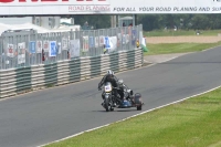 Mallory-park-Leicestershire;Mallory-park-photographs;Motorcycle-action-photographs;classic-bikes;event-digital-images;eventdigitalimages;mallory-park;no-limits-trackday;peter-wileman-photography;vintage-bikes;vintage-motorcycles;vmcc-festival-1000-bikes