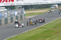 Mallory-park-Leicestershire;Mallory-park-photographs;Motorcycle-action-photographs;classic-bikes;event-digital-images;eventdigitalimages;mallory-park;no-limits-trackday;peter-wileman-photography;vintage-bikes;vintage-motorcycles;vmcc-festival-1000-bikes