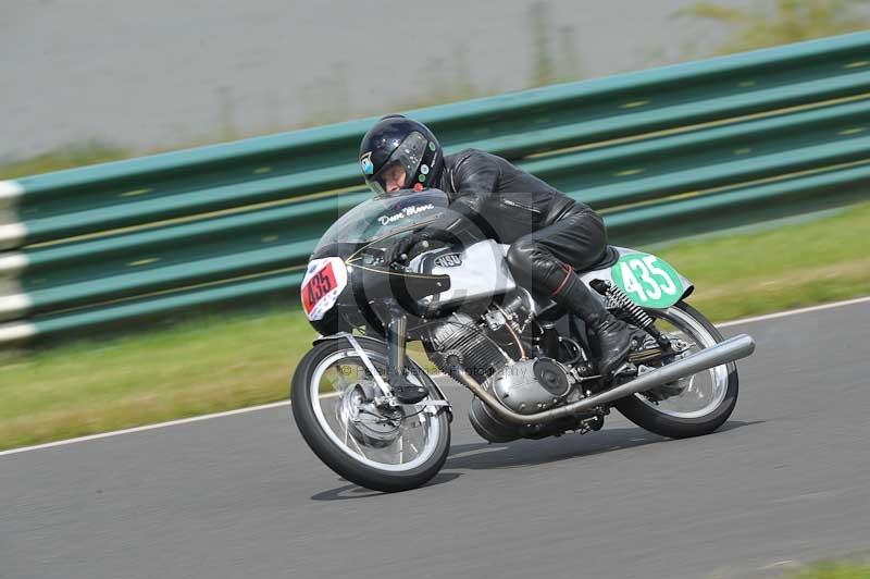 Mallory park Leicestershire;Mallory park photographs;Motorcycle action photographs;classic bikes;event digital images;eventdigitalimages;mallory park;no limits trackday;peter wileman photography;vintage bikes;vintage motorcycles;vmcc festival 1000 bikes