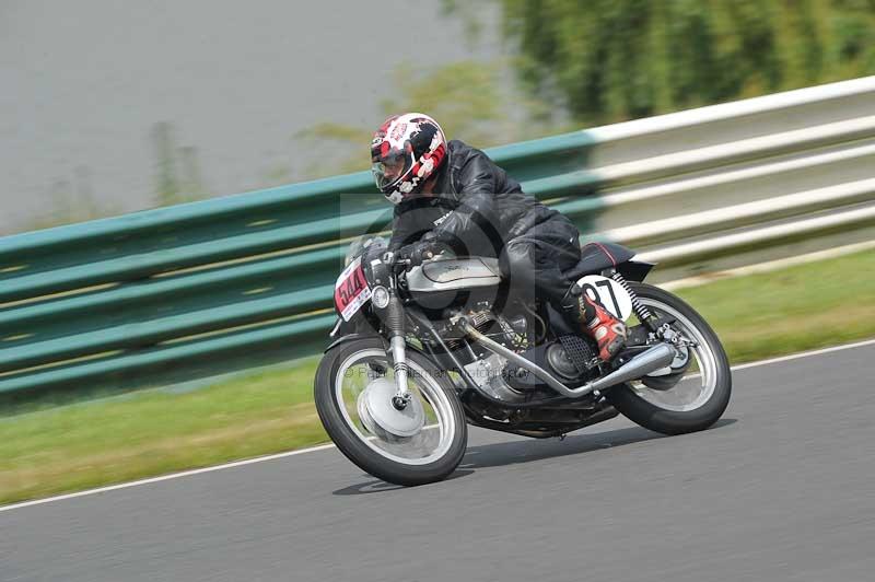 Mallory park Leicestershire;Mallory park photographs;Motorcycle action photographs;classic bikes;event digital images;eventdigitalimages;mallory park;no limits trackday;peter wileman photography;vintage bikes;vintage motorcycles;vmcc festival 1000 bikes