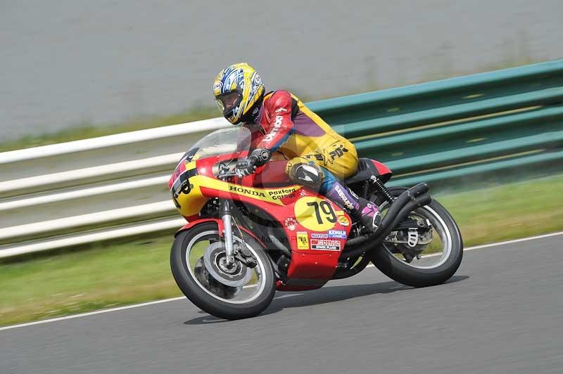 Mallory park Leicestershire;Mallory park photographs;Motorcycle action photographs;classic bikes;event digital images;eventdigitalimages;mallory park;no limits trackday;peter wileman photography;vintage bikes;vintage motorcycles;vmcc festival 1000 bikes