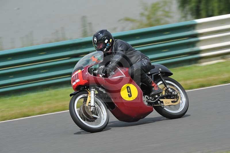 Mallory park Leicestershire;Mallory park photographs;Motorcycle action photographs;classic bikes;event digital images;eventdigitalimages;mallory park;no limits trackday;peter wileman photography;vintage bikes;vintage motorcycles;vmcc festival 1000 bikes