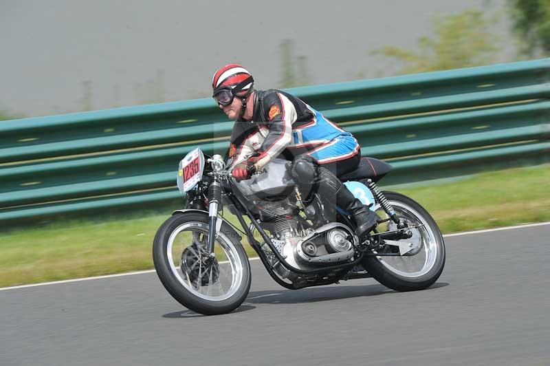 Mallory park Leicestershire;Mallory park photographs;Motorcycle action photographs;classic bikes;event digital images;eventdigitalimages;mallory park;no limits trackday;peter wileman photography;vintage bikes;vintage motorcycles;vmcc festival 1000 bikes