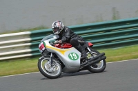 Mallory-park-Leicestershire;Mallory-park-photographs;Motorcycle-action-photographs;classic-bikes;event-digital-images;eventdigitalimages;mallory-park;no-limits-trackday;peter-wileman-photography;vintage-bikes;vintage-motorcycles;vmcc-festival-1000-bikes