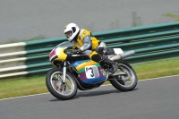 Mallory-park-Leicestershire;Mallory-park-photographs;Motorcycle-action-photographs;classic-bikes;event-digital-images;eventdigitalimages;mallory-park;no-limits-trackday;peter-wileman-photography;vintage-bikes;vintage-motorcycles;vmcc-festival-1000-bikes