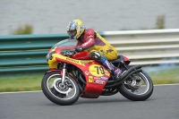 Mallory-park-Leicestershire;Mallory-park-photographs;Motorcycle-action-photographs;classic-bikes;event-digital-images;eventdigitalimages;mallory-park;no-limits-trackday;peter-wileman-photography;vintage-bikes;vintage-motorcycles;vmcc-festival-1000-bikes