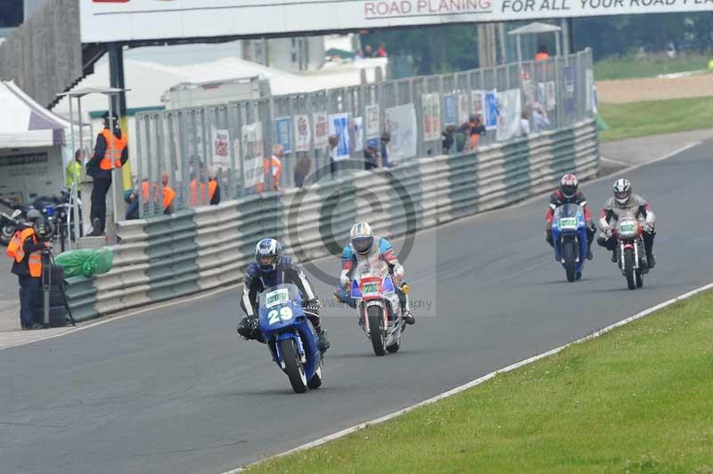 Mallory park Leicestershire;Mallory park photographs;Motorcycle action photographs;classic bikes;event digital images;eventdigitalimages;mallory park;no limits trackday;peter wileman photography;vintage bikes;vintage motorcycles;vmcc festival 1000 bikes