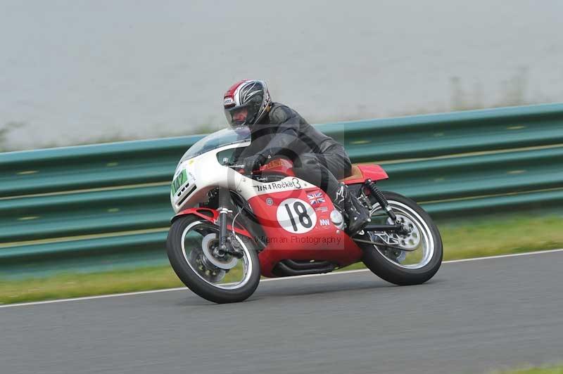 Mallory park Leicestershire;Mallory park photographs;Motorcycle action photographs;classic bikes;event digital images;eventdigitalimages;mallory park;no limits trackday;peter wileman photography;vintage bikes;vintage motorcycles;vmcc festival 1000 bikes