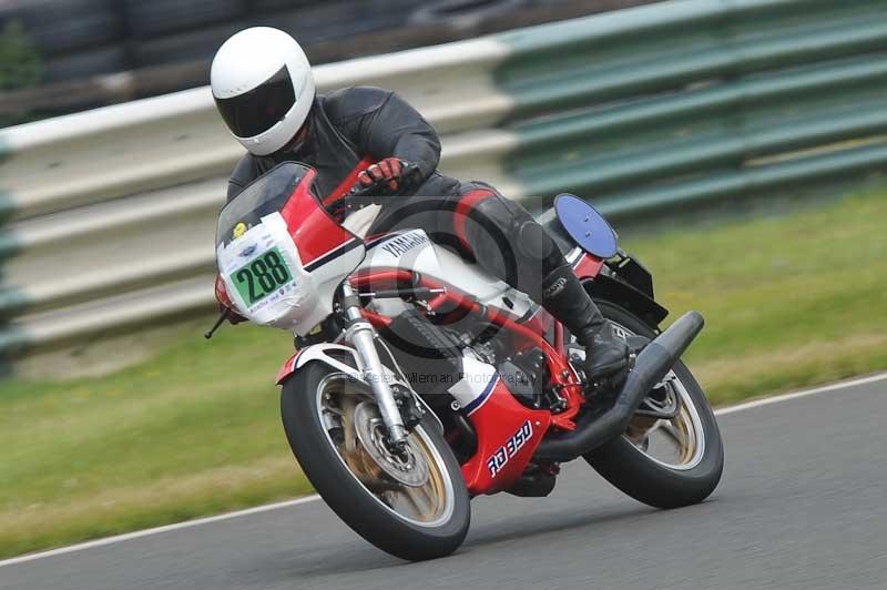 Mallory park Leicestershire;Mallory park photographs;Motorcycle action photographs;classic bikes;event digital images;eventdigitalimages;mallory park;no limits trackday;peter wileman photography;vintage bikes;vintage motorcycles;vmcc festival 1000 bikes