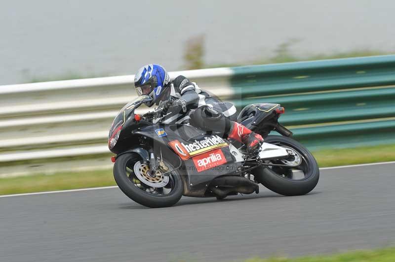Mallory park Leicestershire;Mallory park photographs;Motorcycle action photographs;classic bikes;event digital images;eventdigitalimages;mallory park;no limits trackday;peter wileman photography;vintage bikes;vintage motorcycles;vmcc festival 1000 bikes