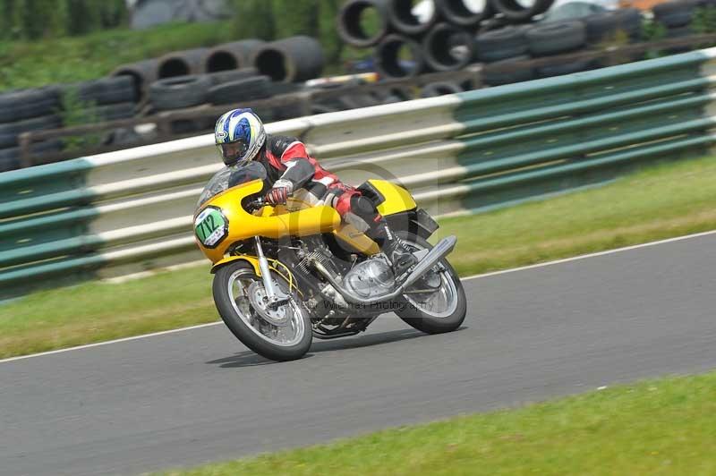 Mallory park Leicestershire;Mallory park photographs;Motorcycle action photographs;classic bikes;event digital images;eventdigitalimages;mallory park;no limits trackday;peter wileman photography;vintage bikes;vintage motorcycles;vmcc festival 1000 bikes