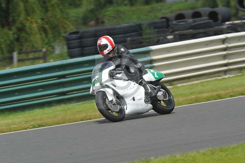 Mallory park Leicestershire;Mallory park photographs;Motorcycle action photographs;classic bikes;event digital images;eventdigitalimages;mallory park;no limits trackday;peter wileman photography;vintage bikes;vintage motorcycles;vmcc festival 1000 bikes
