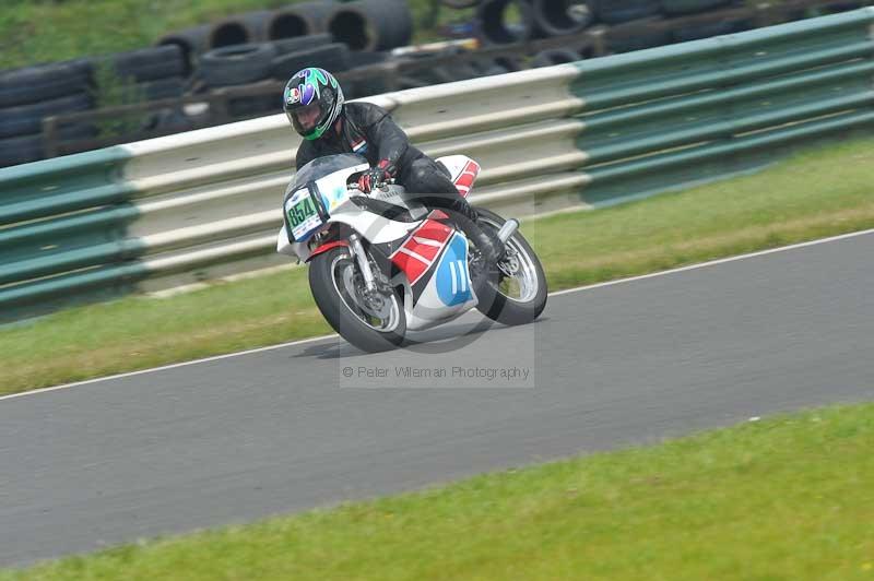 Mallory park Leicestershire;Mallory park photographs;Motorcycle action photographs;classic bikes;event digital images;eventdigitalimages;mallory park;no limits trackday;peter wileman photography;vintage bikes;vintage motorcycles;vmcc festival 1000 bikes